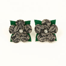 Load image into Gallery viewer, Black Nature Floret Earrings
