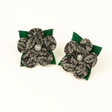 Load image into Gallery viewer, Black Nature Floret Earrings
