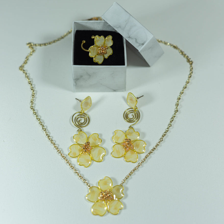 Yellow/White Cloud Textile Torah Set